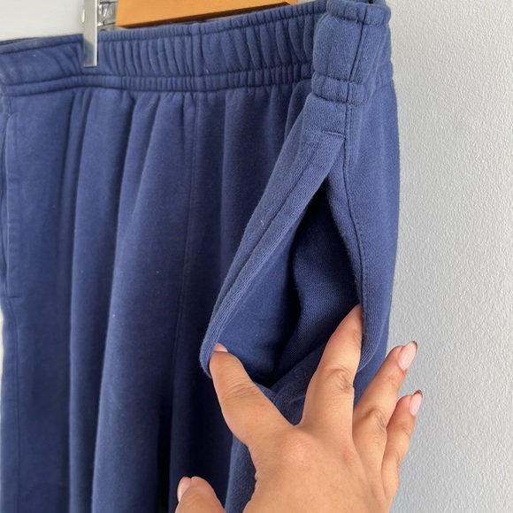 Nike Navy Blue Sweatpants - Picture 4 of 10